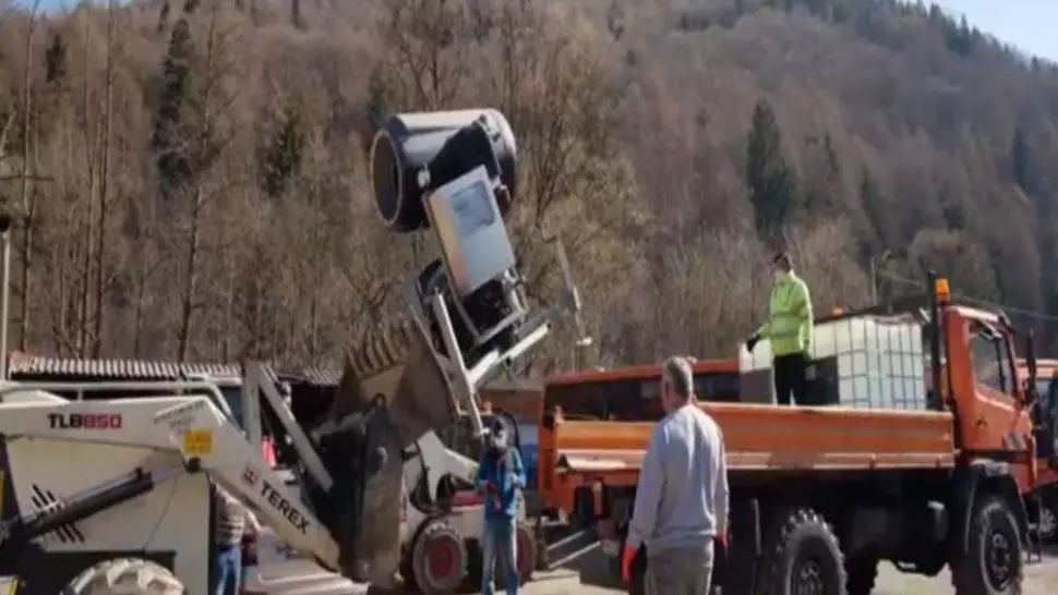 Tunurile de zăpadă folosite pentru dezinfecția orașului la Sinaia