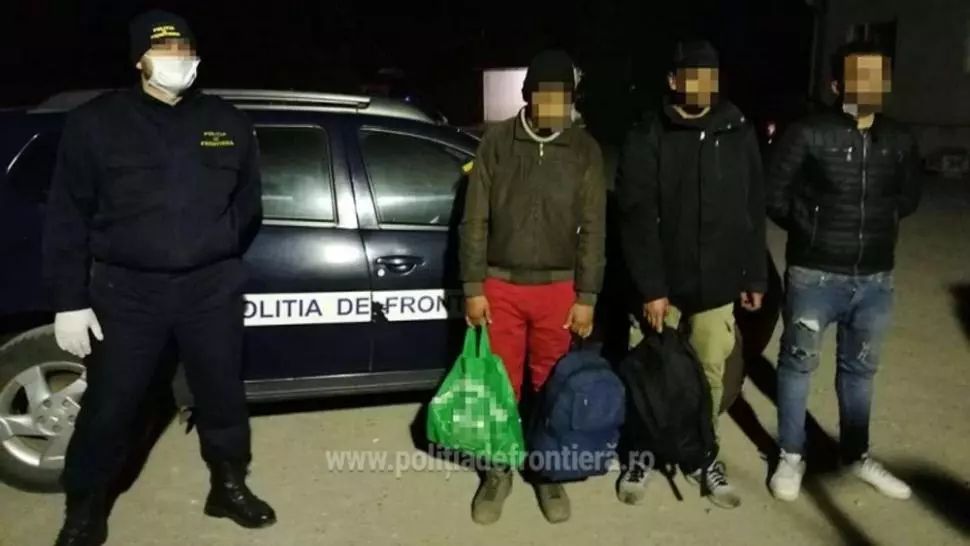 Trei algerieni au fost prinși la granița cu Ungaria. Intenționau să ajungă în Franța și în Germania