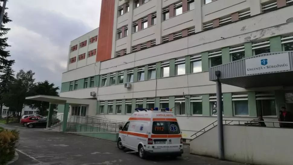 A fost externată bătrâna care a stat aproape o lună și jumătate în spitalul din Sfântu Gheorghe pentru că testele Covid-19 ieșeau pozitive