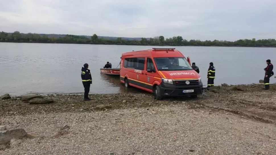 Tragedie pe Dunăre: Trupurile a încă 4 migranți, scoase de pompieri. În total, șase cadavre recuperate