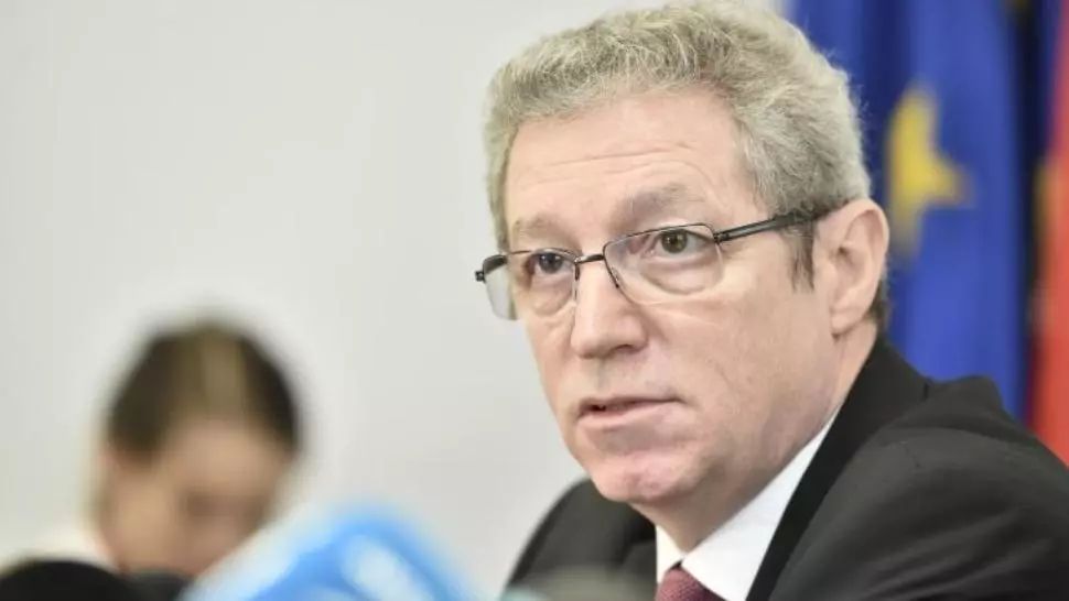 Streinu-Cercel: Am putea ieși din casă abia după 1 iunie. Când va fi atins VÂRFUL pandemiei