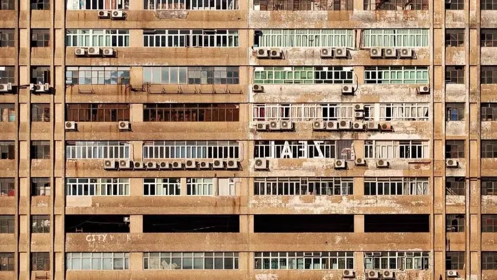 Costi Rogozanu: Cine îşi mai permite carantina?