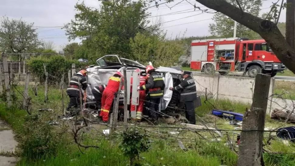 Accident grav în Gorj: Doi tineri, la spital!