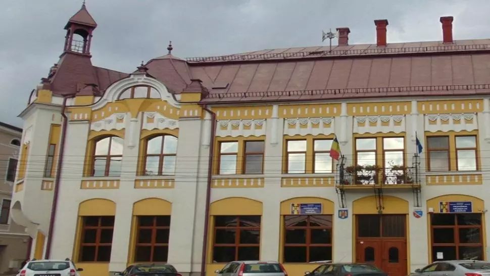 Angajată a Primăriei Năsăud, depistată pozitiv cu COVID-19