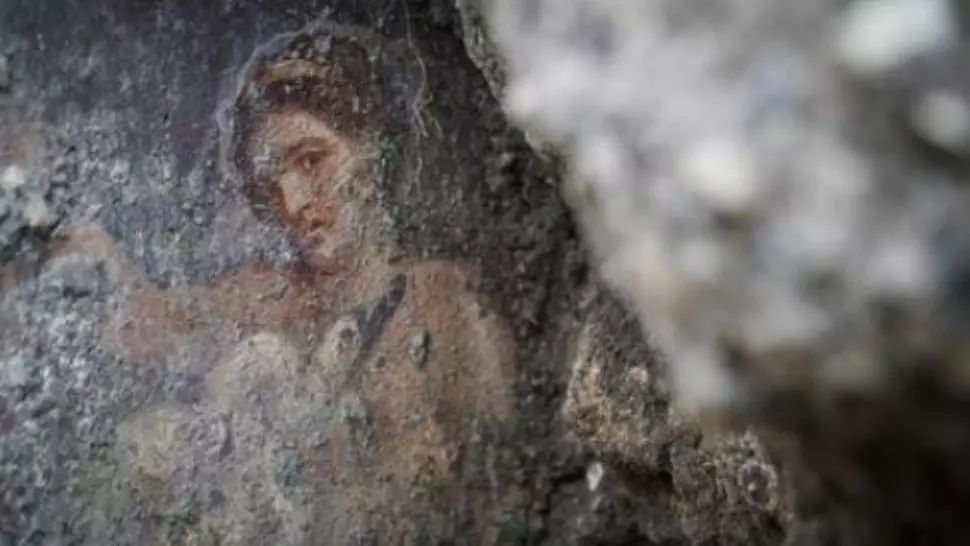 Sex în ruinele din Pompei. Tinerii s-au furişat în interiorul celui mai mare bordel din Pompei