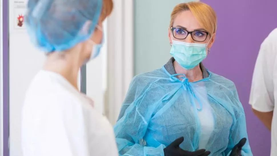 Gabriela Firea achiziționează echipamente de protecție pentru medicii de familie 