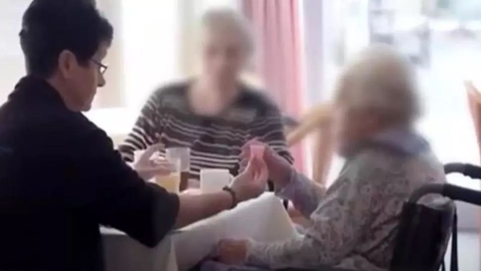 VIDEO Apel disperat al româncelor care îngrijesc bătrâni în Austria