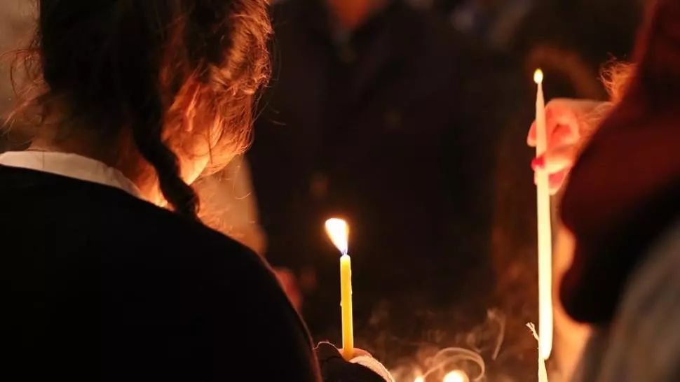 Laurențiu Botin:  Vine Paștele! Unde căutăm Lumina?