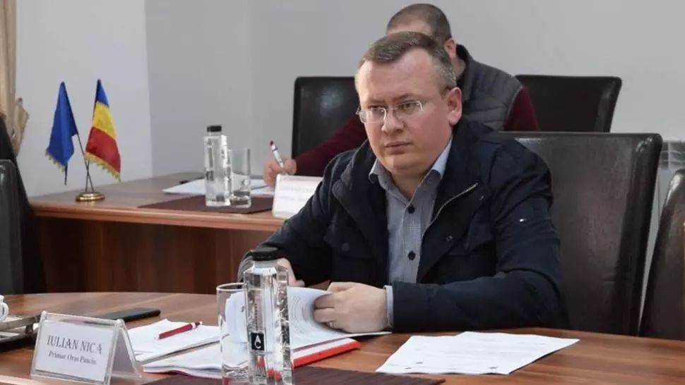 Finul primarului din Panciu, reținut pentru 24 de ore pentru corupție, în dosarul nașului