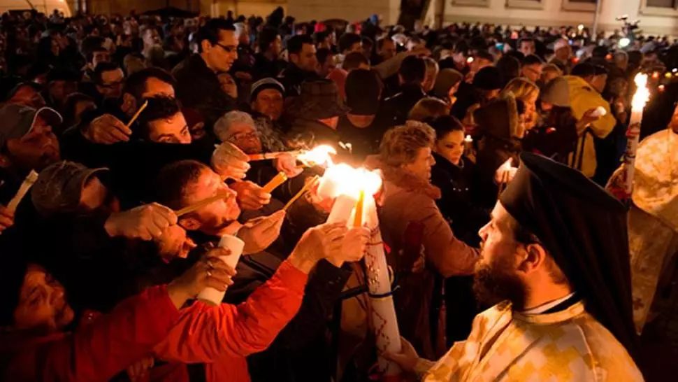 Biserica îl contrazice pe premier: „Enoriașii pot participa la slujba de Înviere și în interiorul bisericii”