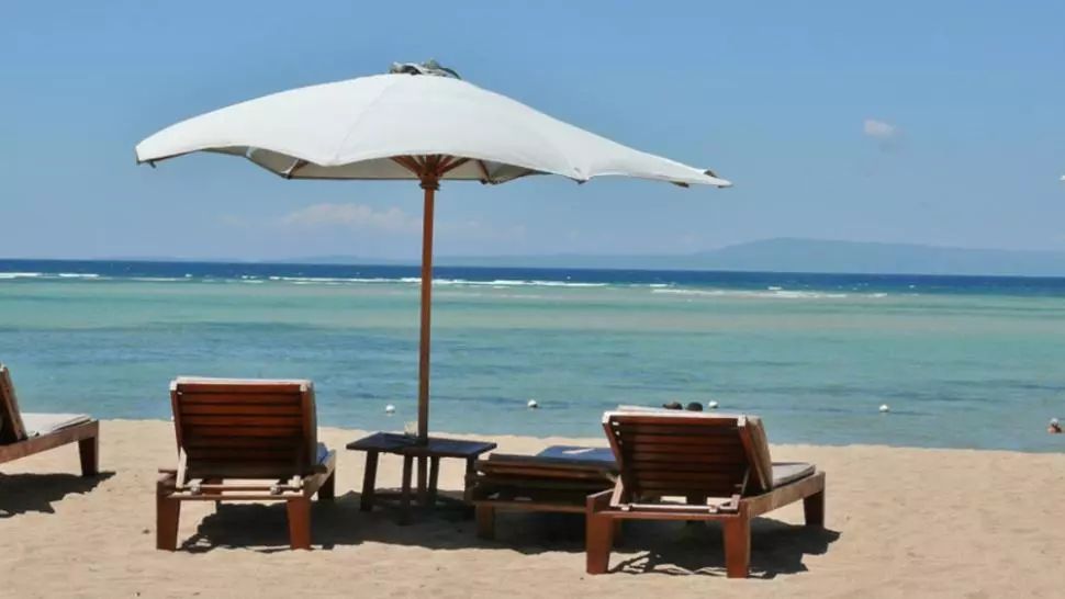 Măsuri disperate pe litoral după ce plajele au rămas aproape goale. Au scos taxa de parcare pentru a atrage turiștii