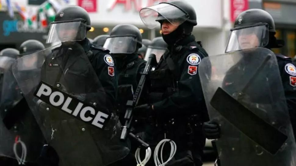 Cel mai sângeros atac armat din ultimele decenii din Canada. Zece oameni au fost uciși și sunt zeci de răniți. Atacatorul s-ar fi sinucis