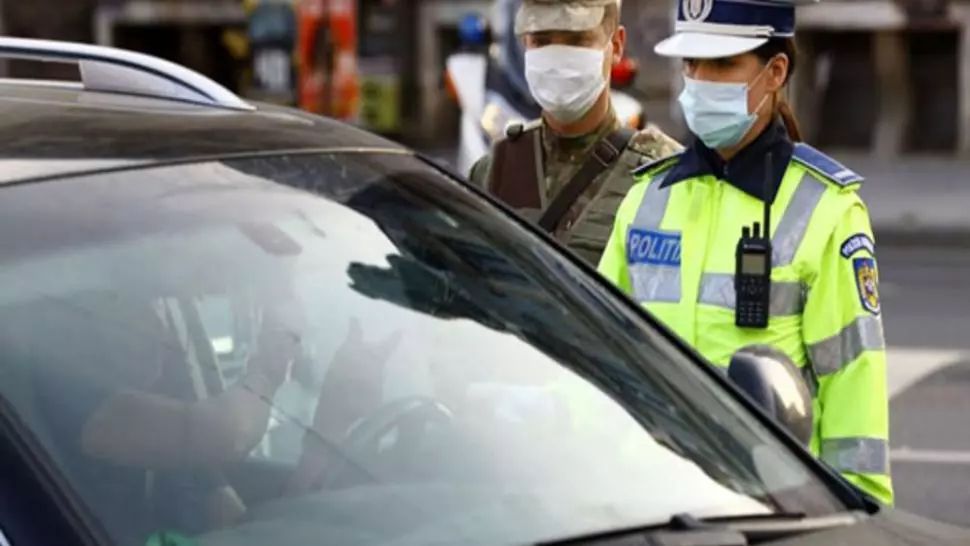 Botoșănean cercetat penal după ce a prezentat polițiștilor o adeverință falsă