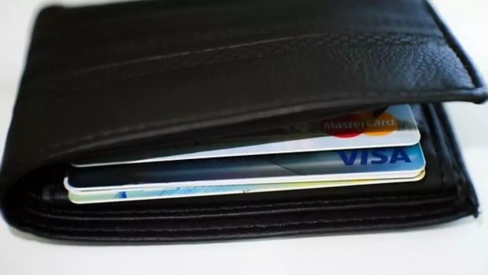 Ce trebuie să pui în portofel pentru a atrage banii în viața ta. Numai așa vei avea parte de prosperitate!