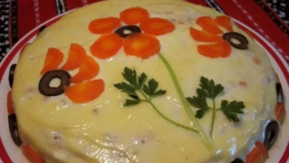 Așa faci cea mai bună salată boeuf. Ingredientul GREŞIT pe care toate gospodinele îl folosesc 