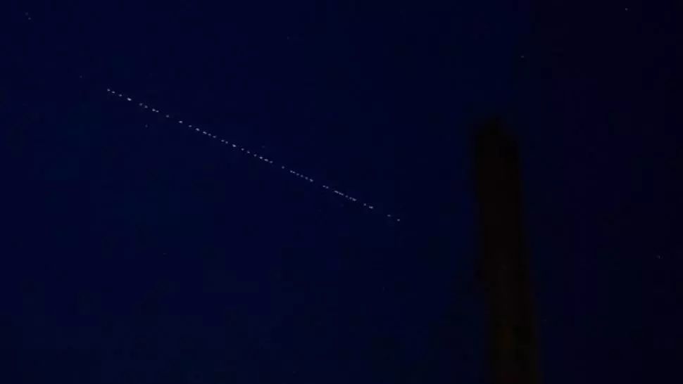 VIDEO Spectacol astronomic pe cerul României, oferit de sateliții lui Elon Musk 