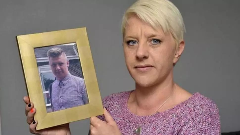 A murit la 17 ani, după un banal strănut. Familia e în stare de şoc. Cum a fost posibil?