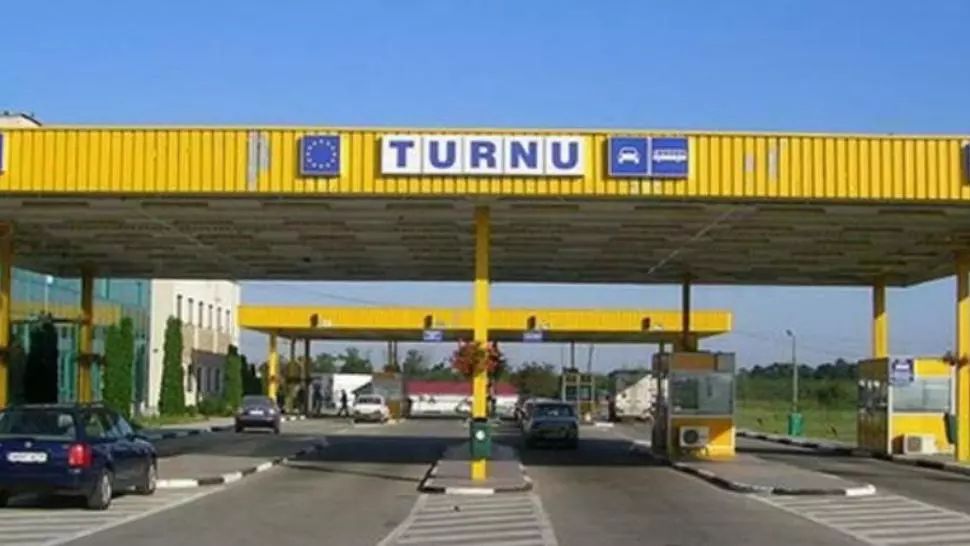 Punctul de trecere a frontierei româno-ungare de la Turnu, redeschis doar pentru navetiști