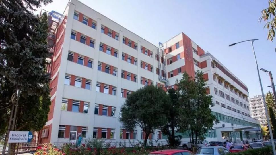 O femeie cu afecțiuni ginecologice și 4 copii, printre cei 51 de pacienti cu COVID internati la SJU Sfântu Gheorghe