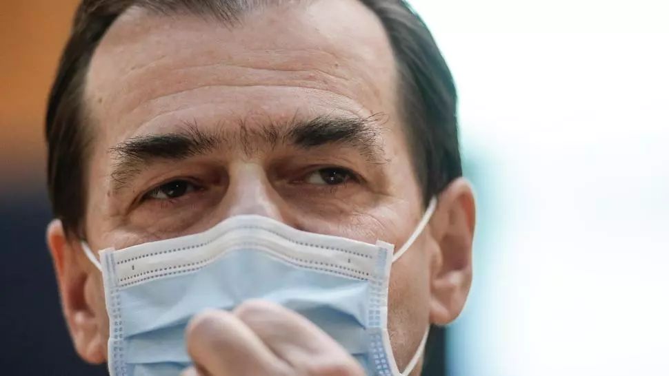 MĂȘTILE sunt, în continuare, obligatorii. Orban: ”Cine nu poartă mască în mijlocul de transport în comun sau în magazin poate fi amendat"