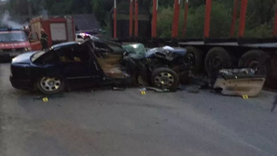 Neamț: Un tânăr a murit, iar altul este în spital în urma unui accident rutier. Șoferul era beat