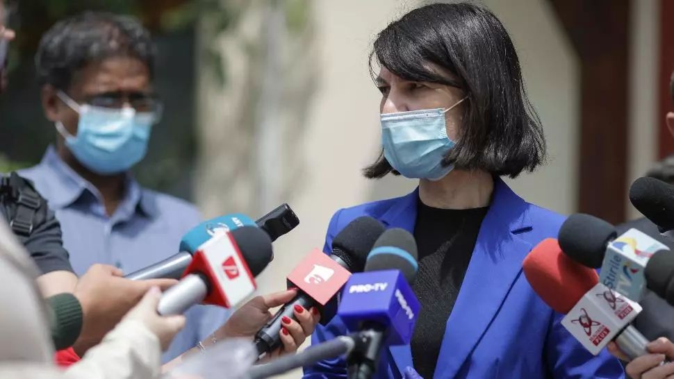 Violeta Alexandru: Muncitorii srilankezi au mai multe variante. Până diseară vor lua o decizie