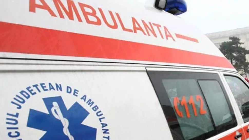 Două persoane au fost rănite din cauza unui tânăr care a forțat o depășire