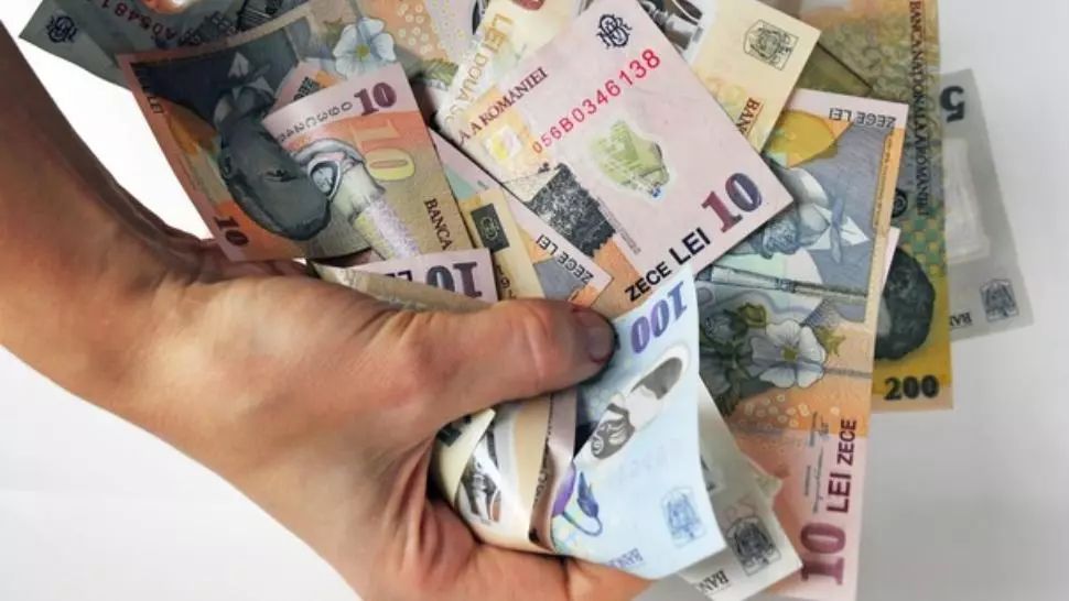 O nouă înșelăciune face victime pe bandă rulantă: ce presupune metoda "șmen"