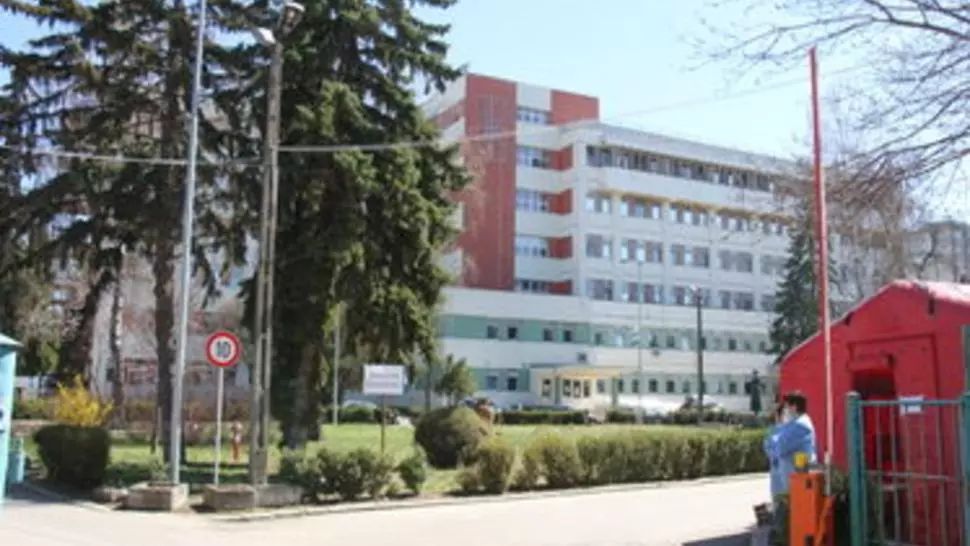 Pacientă de 98 de ani, internată de mai bine de o lună. Se simte bine, deși toate testele la COVID-19 au ieșit pozitive