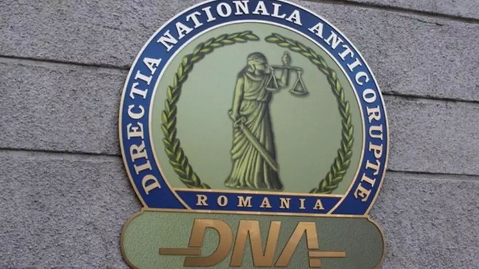 Director de la Apele Române, trimis în judecată pentru luare de mită