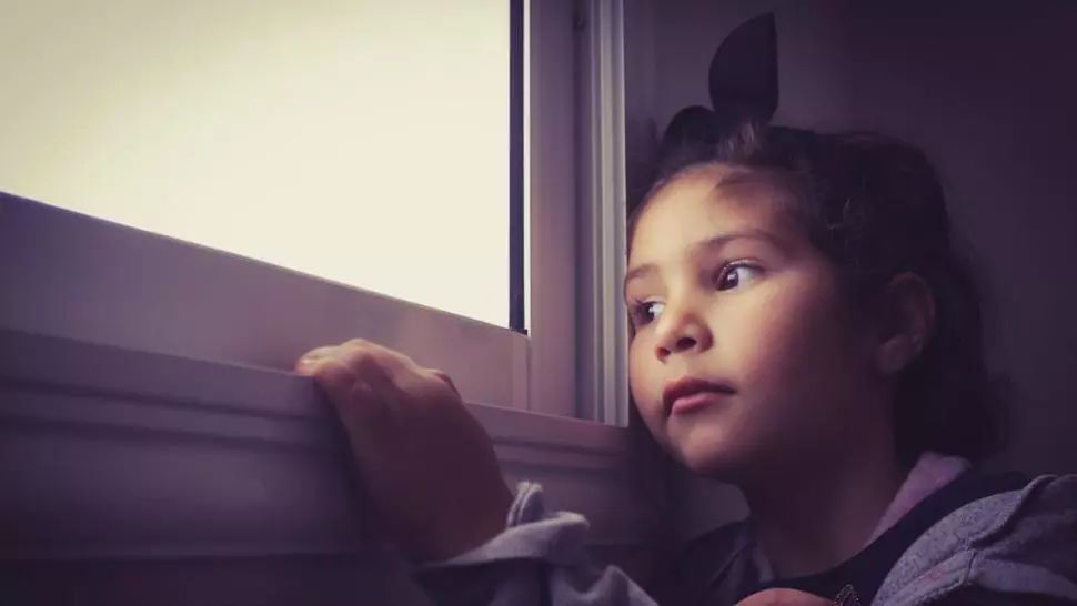 VIDEO Primele măști de protecție pentru copii, produse de o fabrică românească