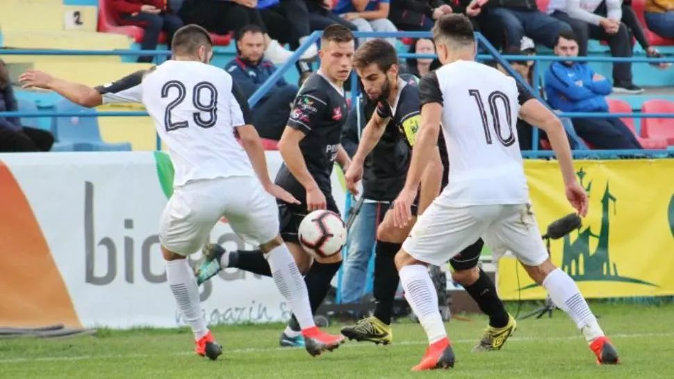 Probleme pentru un club din Liga 1! E în pericol să rămână și fără jucători și fără licență