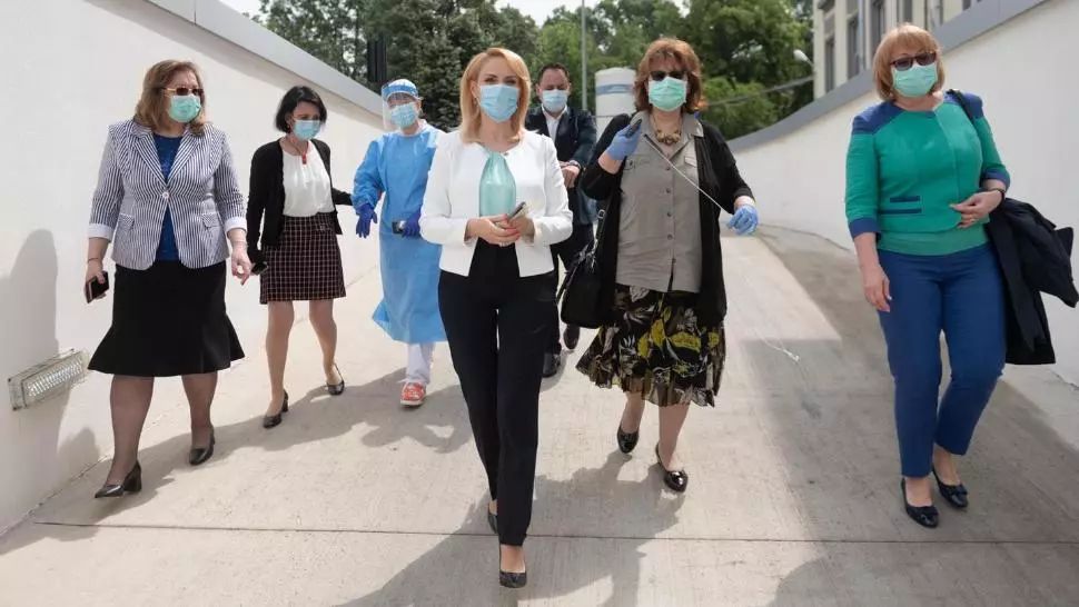 Primăria Capitalei a donat halate și mănuși medicilor de familie