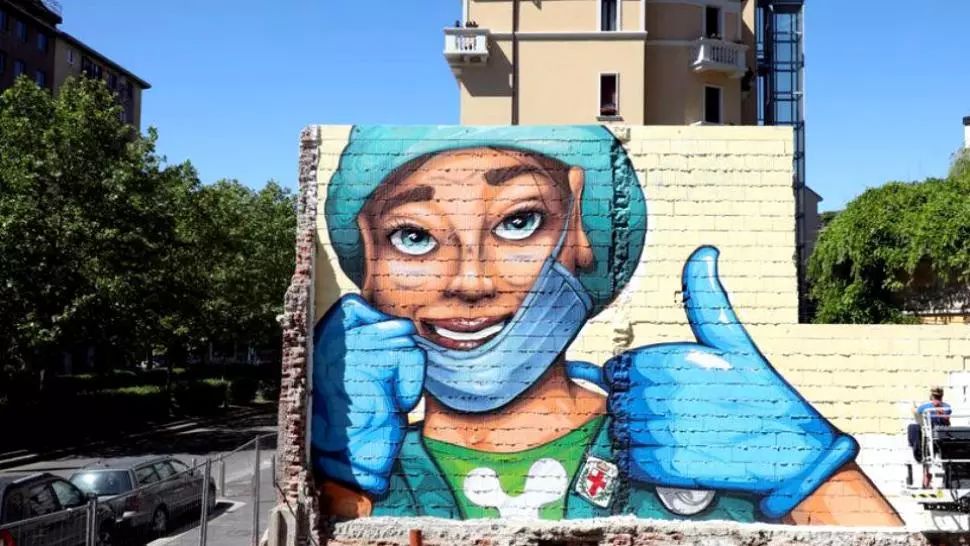 SARS-CoV-2, Italia: Frescă gigantică la Milano în onoarea personalului ce dă piept cu virusul necruțător