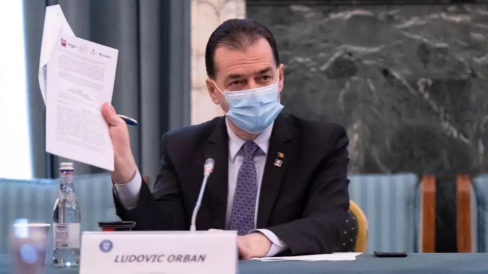 Comunicat al Guvernului: Premierul Orban a plătit două amenzi pentru fumat şi nepurtarea măştii în spaţii închise