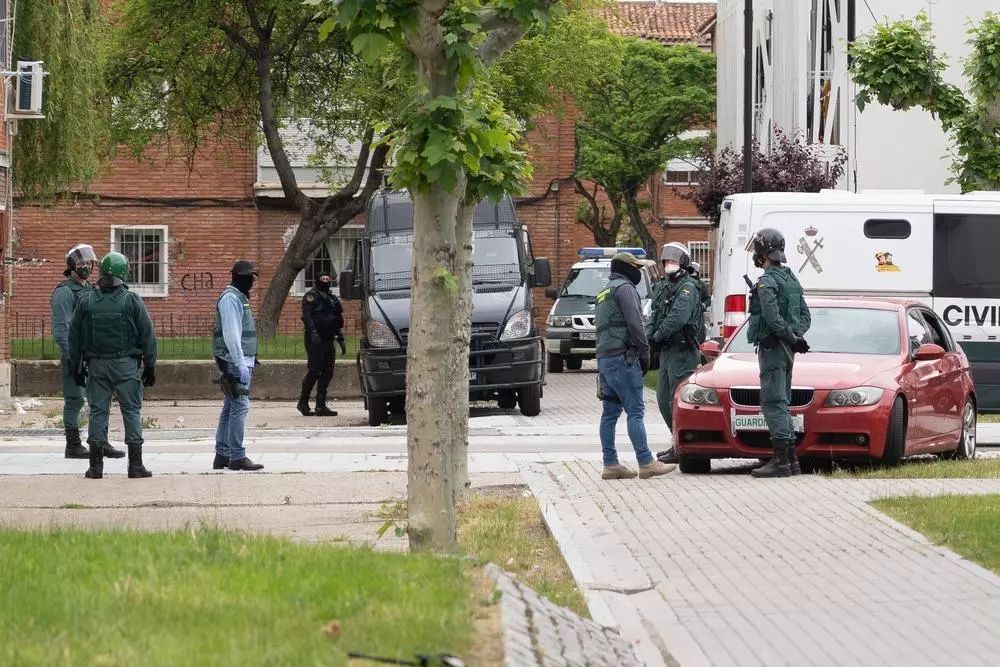 VIDEO Români arestați în Spania pentru că-și exploatau conaționalii ca pe sclavi