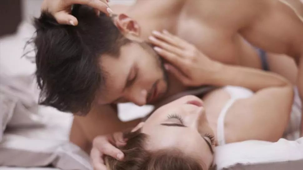 Cel mai periculos tip de sex. Este "ucigaşul" ascuns în dormitor. Mulţi îl practică fără să știe asta