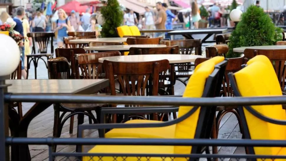 Așteptarea a luat sfârșit! Raed Arafat a anunțat când se deschid terasele și mall-urile