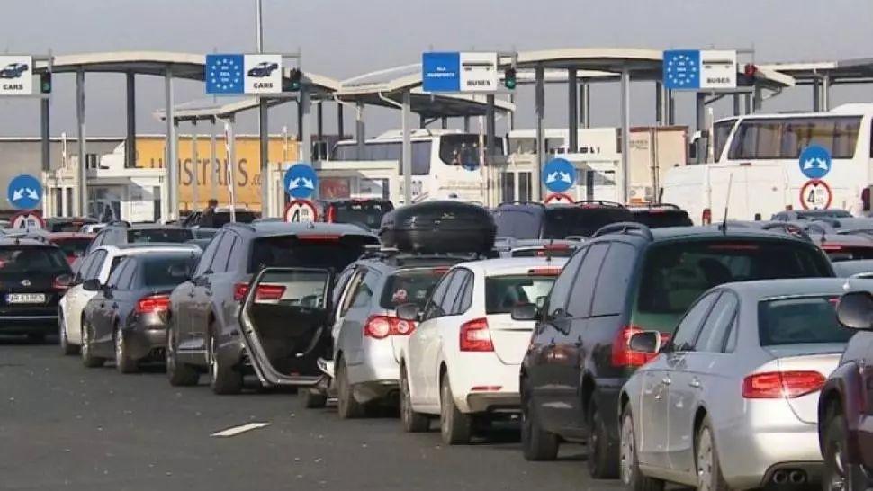 Aglomerație mare la granițele României înainte de sărbători. Dacă România era în Schengen, situația era alta