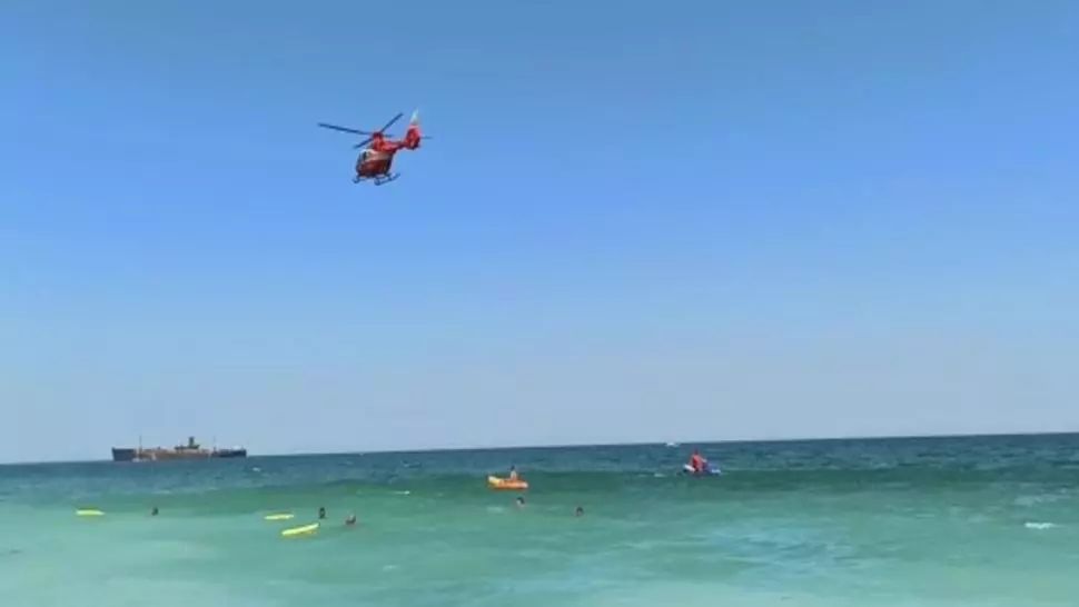 Alertă la Costinești. Trupul unei femei a fost găsit plutind pe mare la Costinești. Poliția încearcă să o identifice