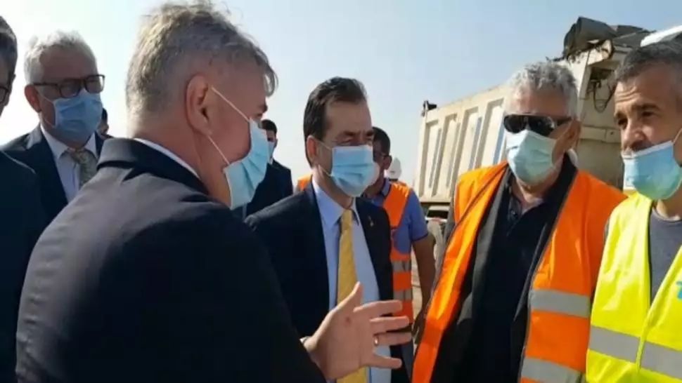 Orban şi mai mulţi miniştri ai Cabinetului său, în județul Olt. Vizită la șantierul Drumului Expres și la ALRO Slatina
