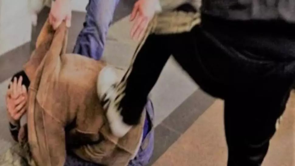 Băiat AGRESAT în plină stradă, în Timișoara