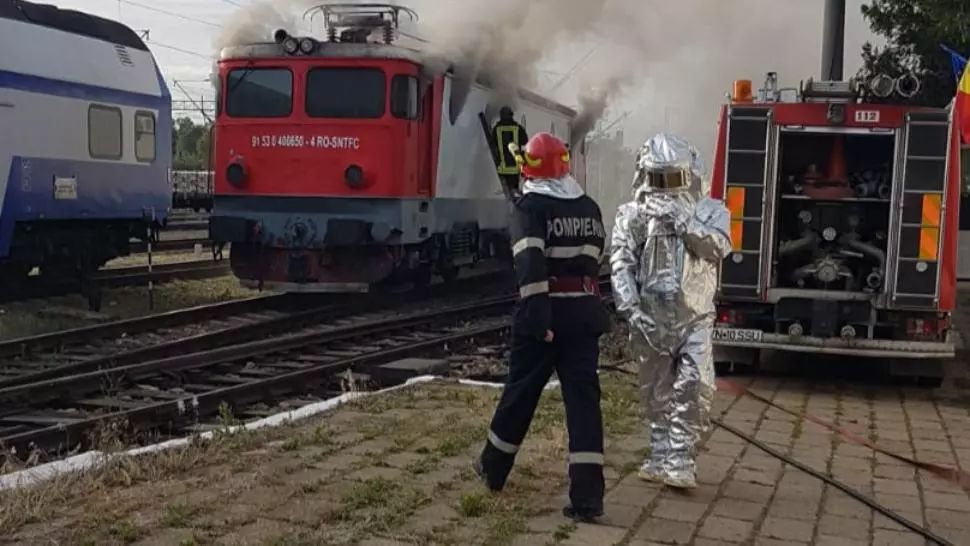 Momente de panică în gară la Mărășești! O locomotivă a luat foc. De unde au pornit flăcările