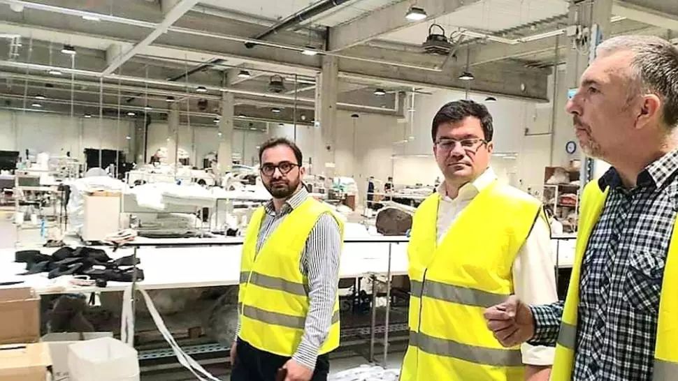 Costel Alexe, în vizită de lucru la o fabrică din Vâlcea