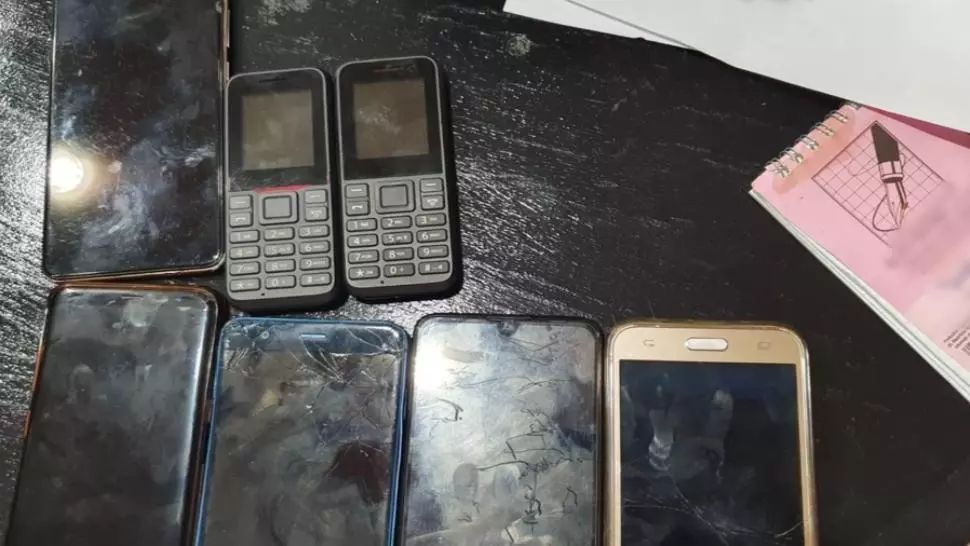 Cinci proxeneți, arestați preventiv pentru 30 de zile, în urma perchezițiilor polițiștilor