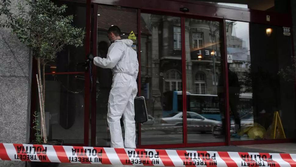 MOARTE suspectă la un hotel din București. Un judecător iranian a căzut de la etaj! El era căutat pentru fapte de corupție