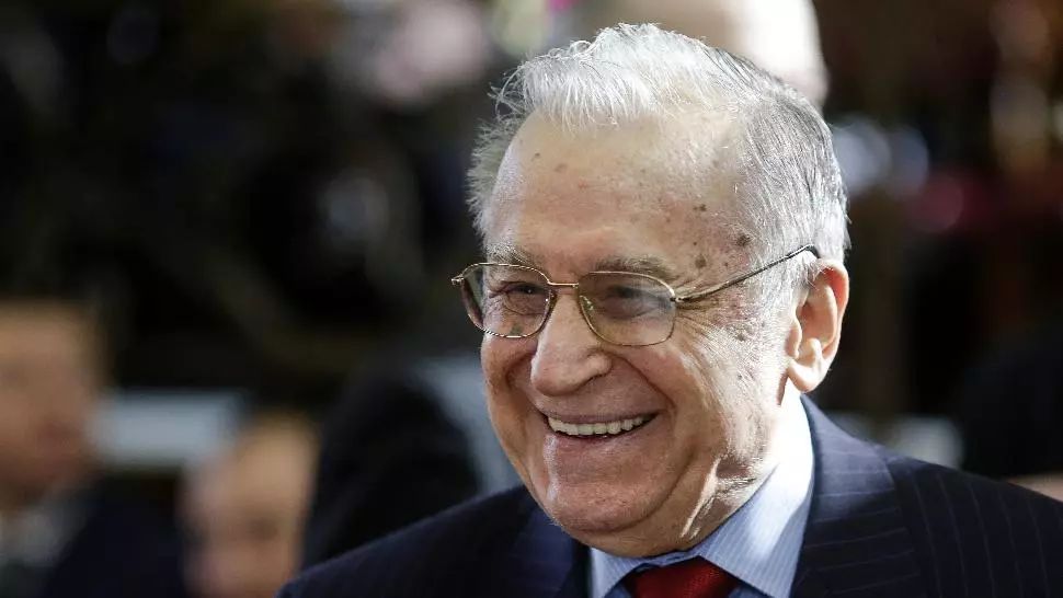 Dosar-bombă: Nepotul lui Iliescu, trimis în judecată pentru ȘPAGĂ -  Acuzații de mită uriașă în dosar