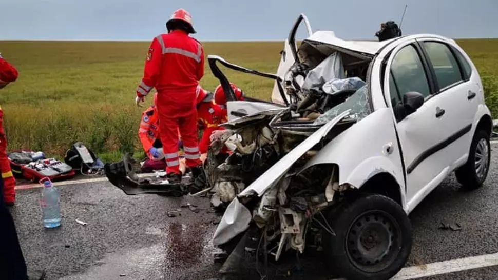 FOTO + VIDEO Accident teribil în județul Constanța, o tânără a murit, alți doi tineri sunt în stare gravă
