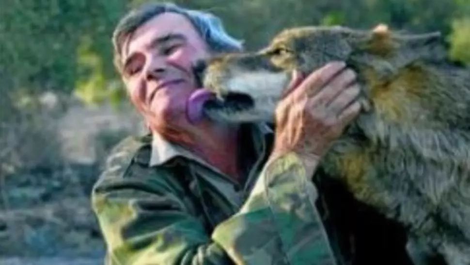 Bărbatul crescut de lupi, mesaj terifiant pentru oameni. Ireal ce au fost în stare să-i facă!