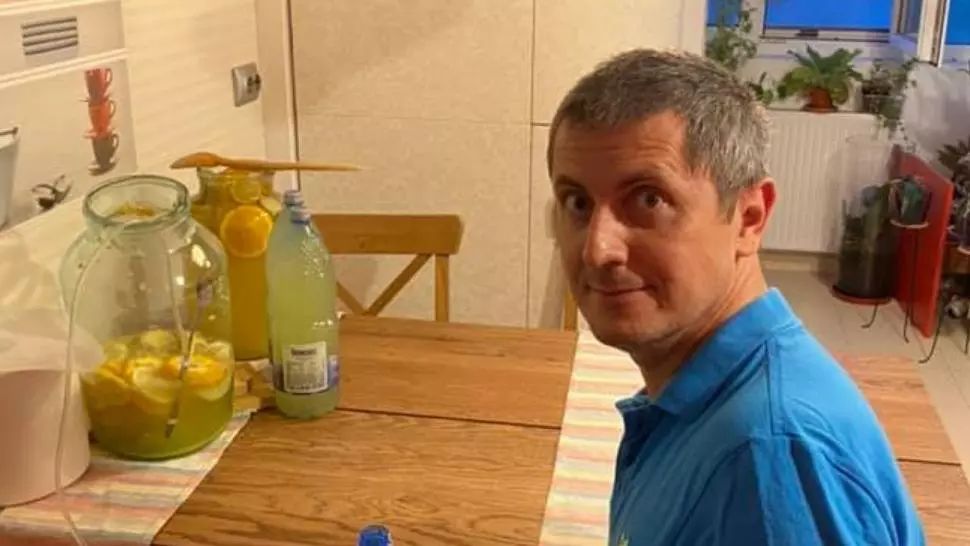 Duelul băuturilor în politica românească. Orban, Barna și Cioloș își etalează licorile